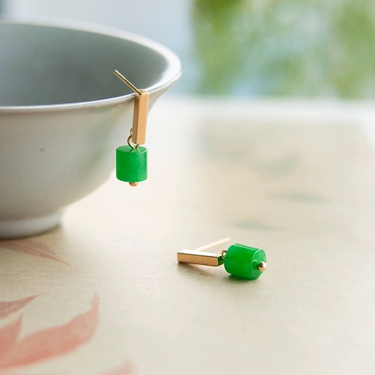 Minimalisme kleine Jade Bar oorbellen - 18K goud gevuld