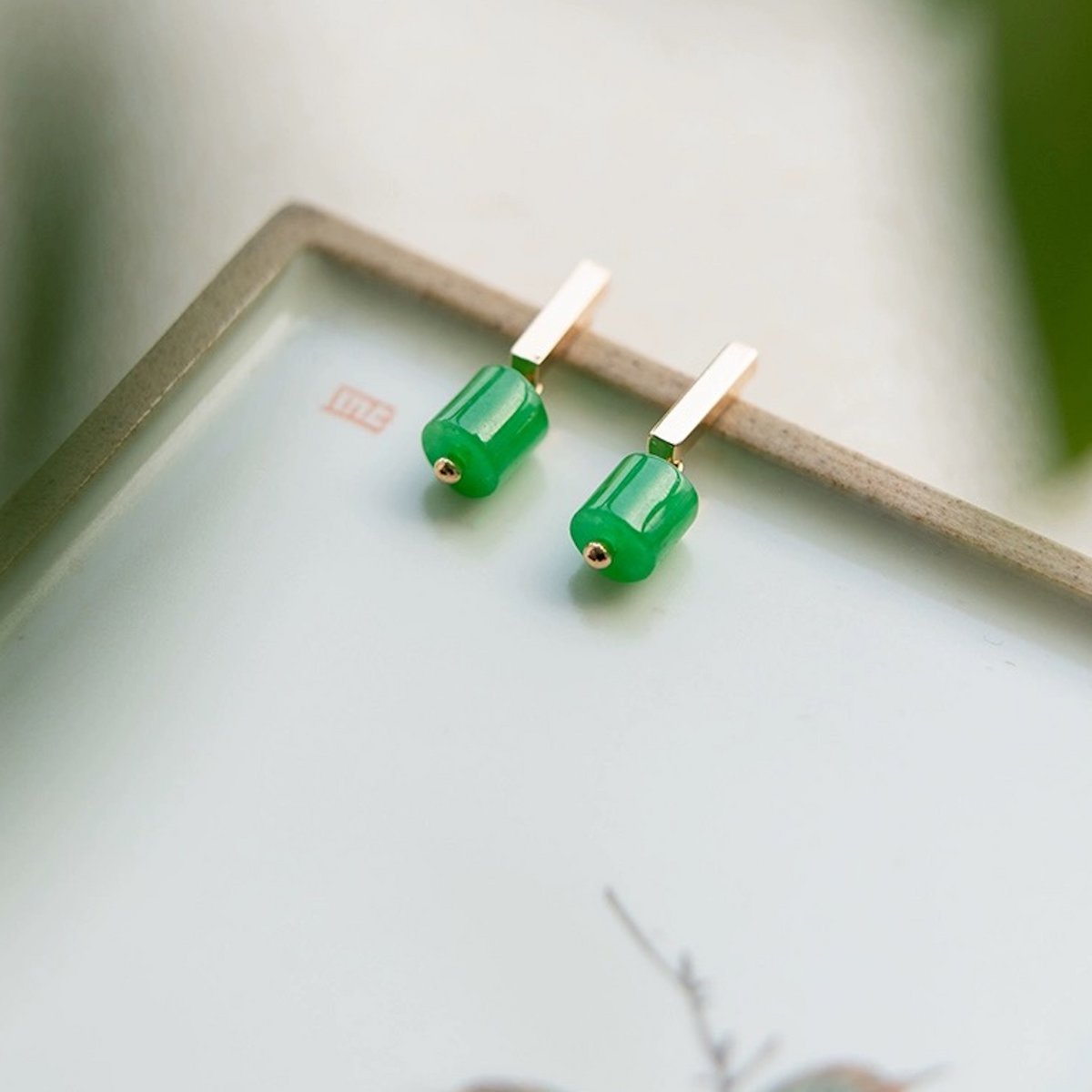 Minimalisme kleine Jade Bar oorbellen - 18K goud gevuld