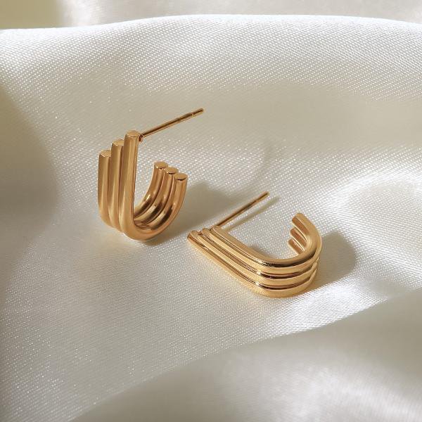 Minimalistische U-vorm gouden oorstekers