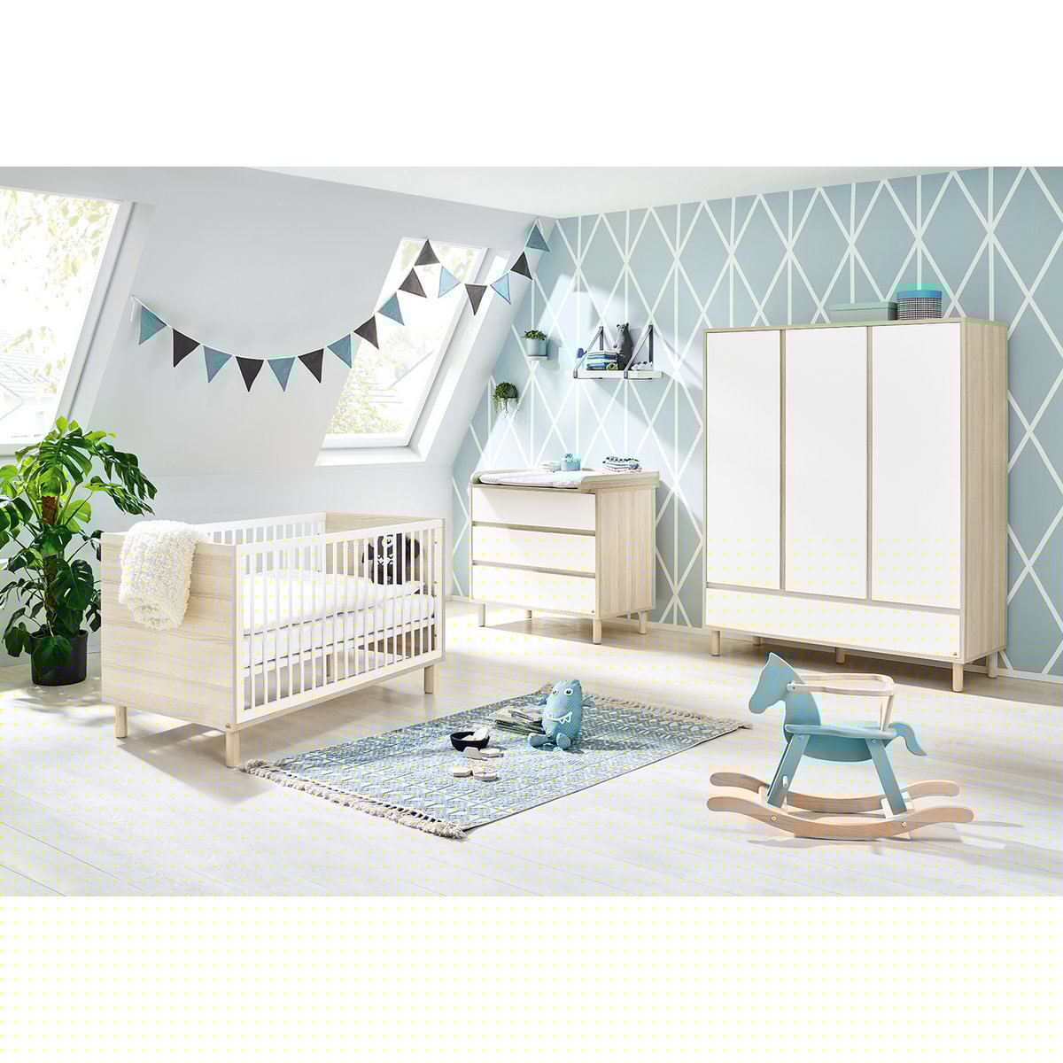 Kwekerij 'Flow' breed groot
3 delen: ledikant, brede commode, grote kledingkast