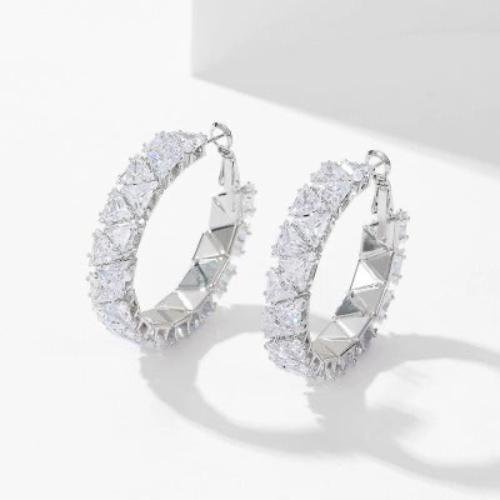 Luxe hoepeloorbellen met diamantlook