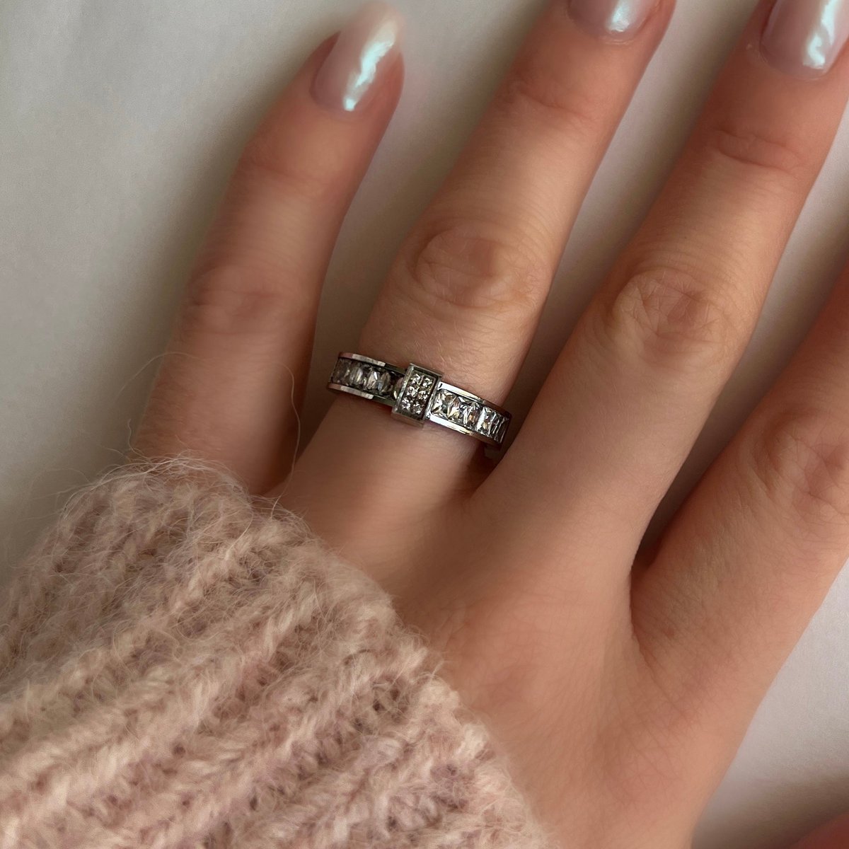 AMICHEVOLE-ring