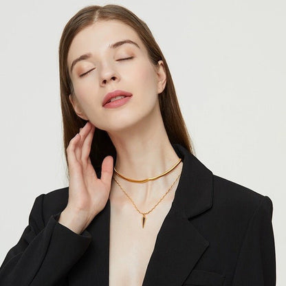 Tijdloze zachte serpentijnbotketting